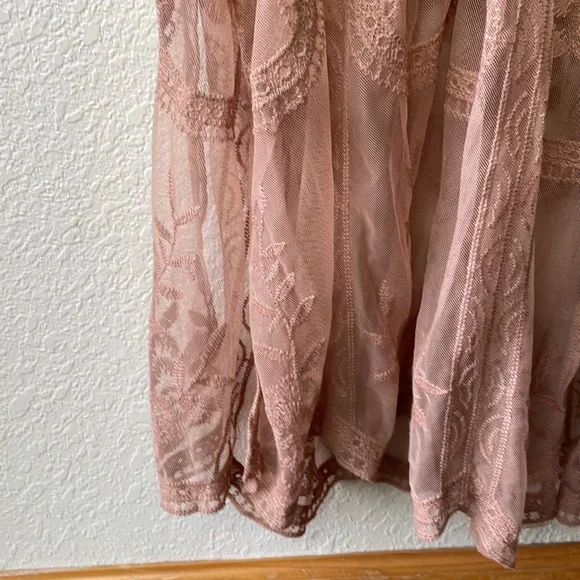 Honey Punch lace maxi dress - Picture 5 of 8